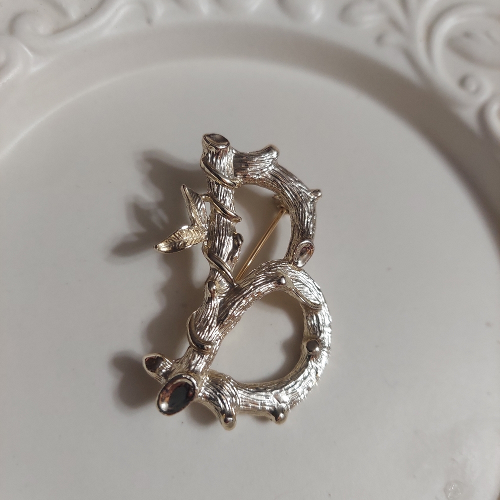 Sarah Coventry Textured Gold/Vintage Initial 'B' Branch & Vine Brooch/Pin - Picture 2 of 4